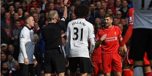  英超双红会激情上演，传统豪强狭路相逢