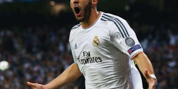  乌拉圭锋霸苏亚雷斯西甲梅开二度