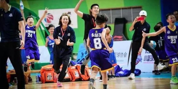  球星公益走进校园，篮球梦想照亮少年未来