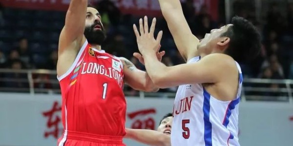  天津先行者外线发威，三分雨浇灭吉林队