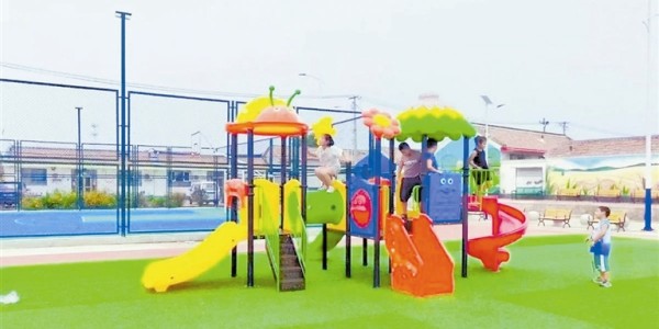  城市闲置空地改造，社区公益球场免费开放