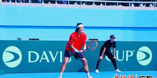  中国男网集体爆发，张之臻率队首进戴维斯杯八强