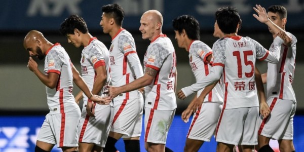  中超收官之战，上海海港逆袭夺冠