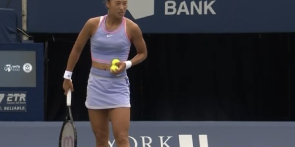  郑钦文逆转晋级，中国金花闪耀巴黎