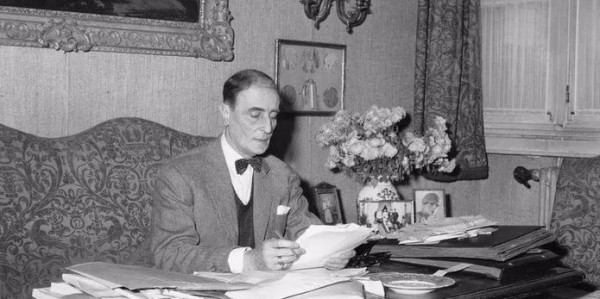  巴萨主场意外失利，主帅帅位岌岌可危