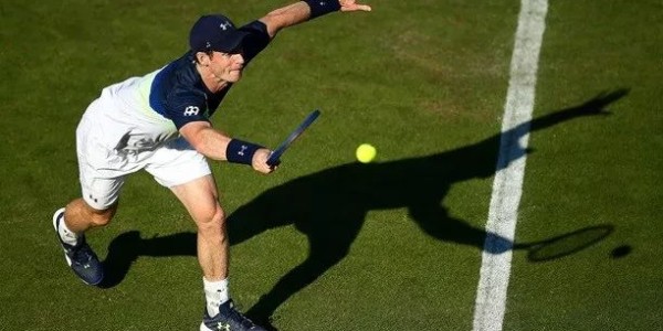  穆雷温网复出首胜感动全场观众