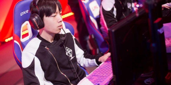  电竞纪录片热播，展现选手幕后故事