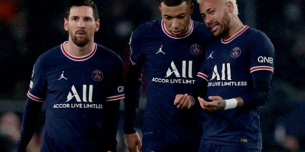  姆巴佩超神发挥巴黎大胜马赛