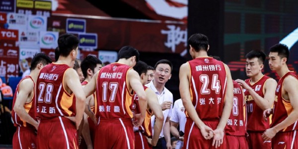  CBA焦点战，辽宁男篮逆转浙江豪取连胜