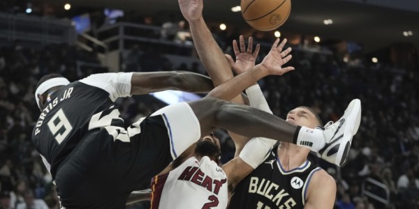  热火巴特勒强硬突破造犯规罚球制胜