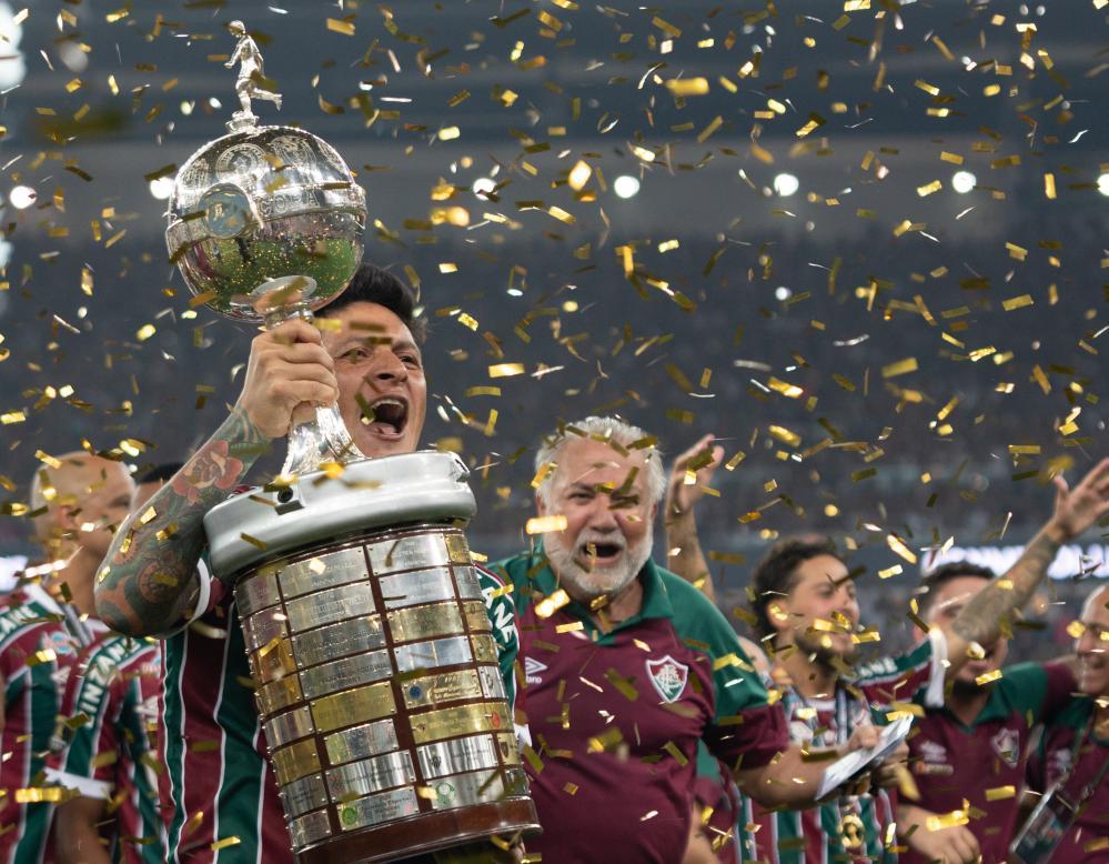  南美解放者杯决出冠军，巴西球队成功捧杯