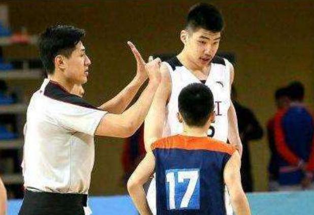  高芙青少年组夺冠，美国超新星横空出世