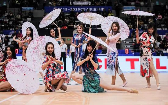  电竞新星闪耀赛场，青春风暴席卷联赛